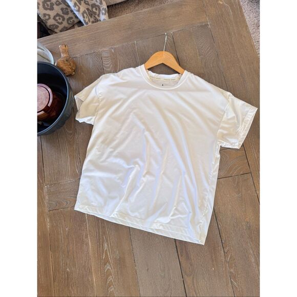 Tuckernuck White Short Sleeve Sport Performance Tee Size Small - Picture 5 of 8